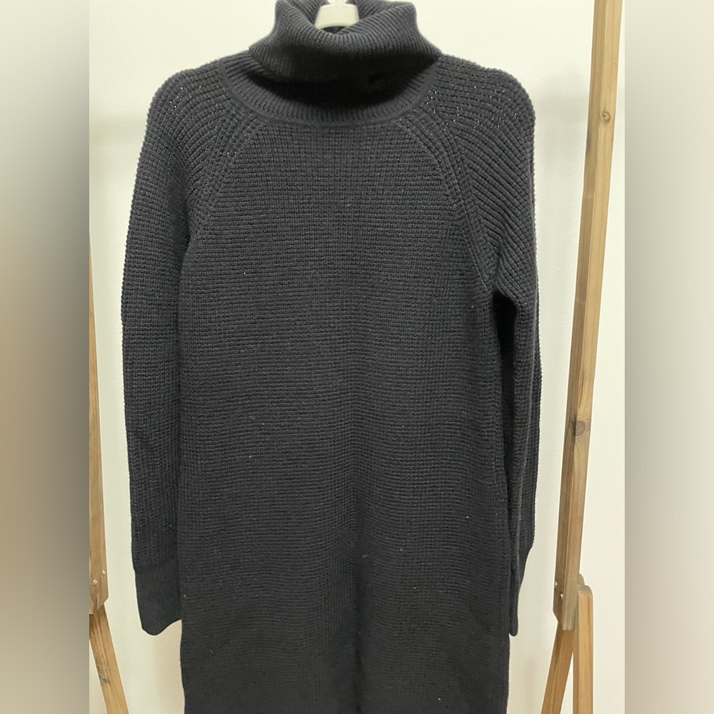 Chunky turtle neck knit dress